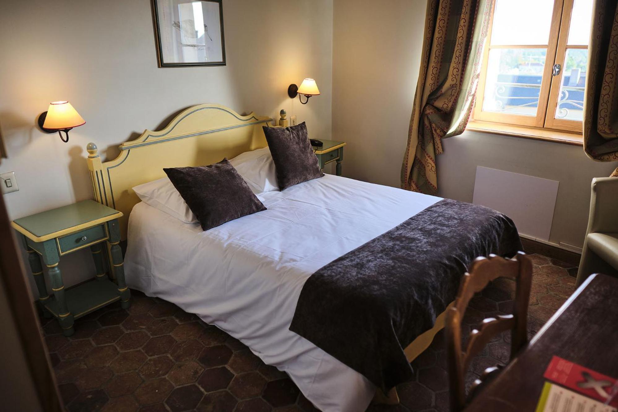 Hostellerie de la Tour d'Auxois Saulieu Extérieur photo